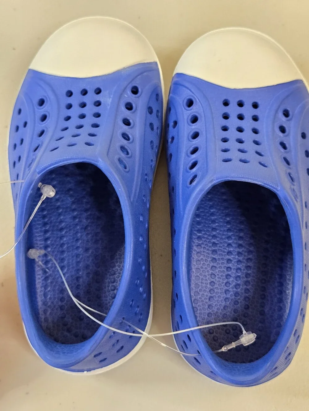 NWT Wonder Nation Kids Blue Slip-On Shoes with White Toe Cap Size 5-6